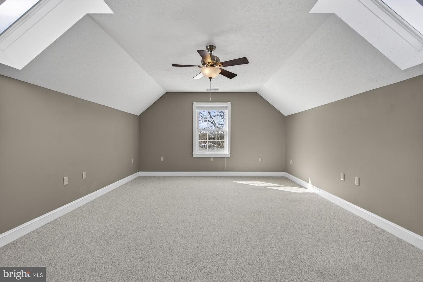 256 Cliffside Drive photo 54