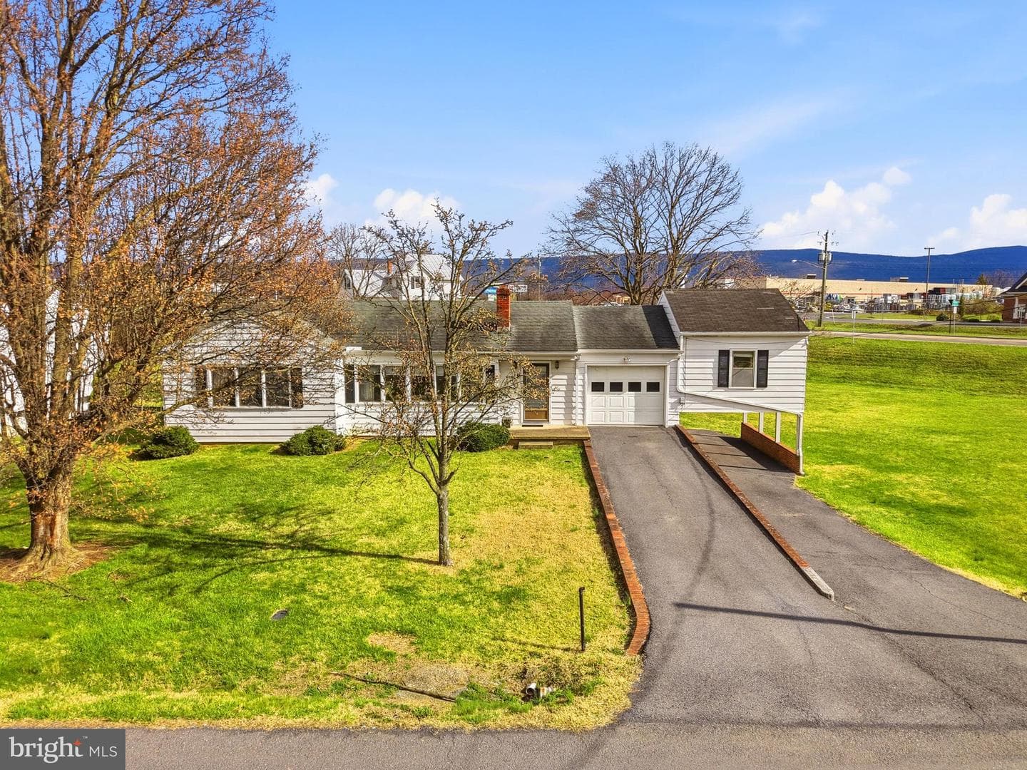 1081 Hisey Avenue photo 4