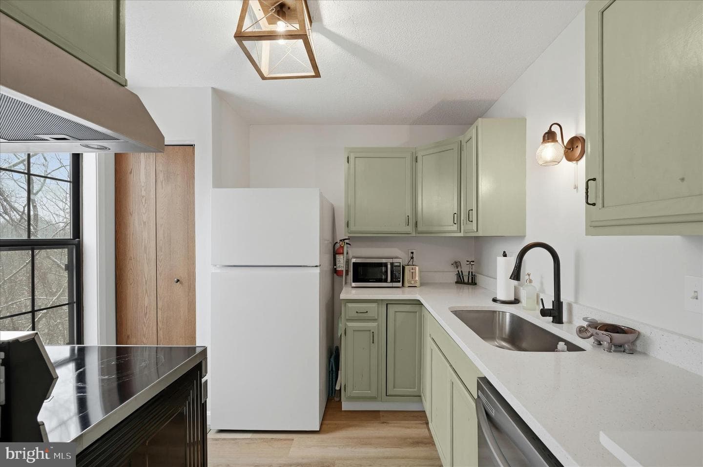 475 King St A #13 A photo 18