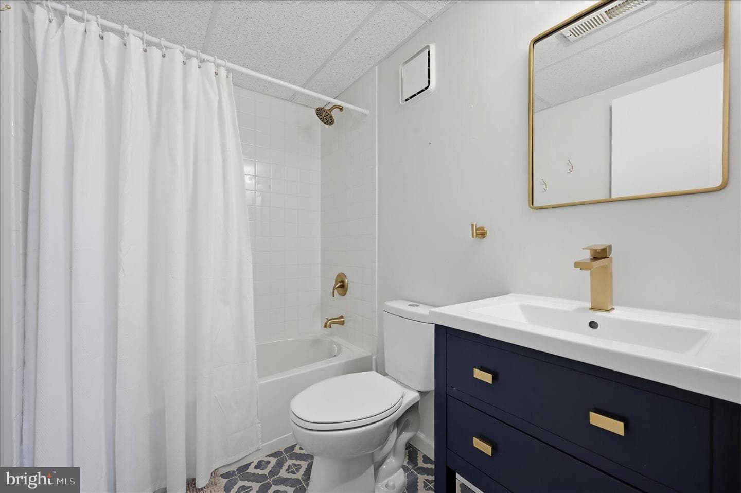 475 King St A #13 A photo 46