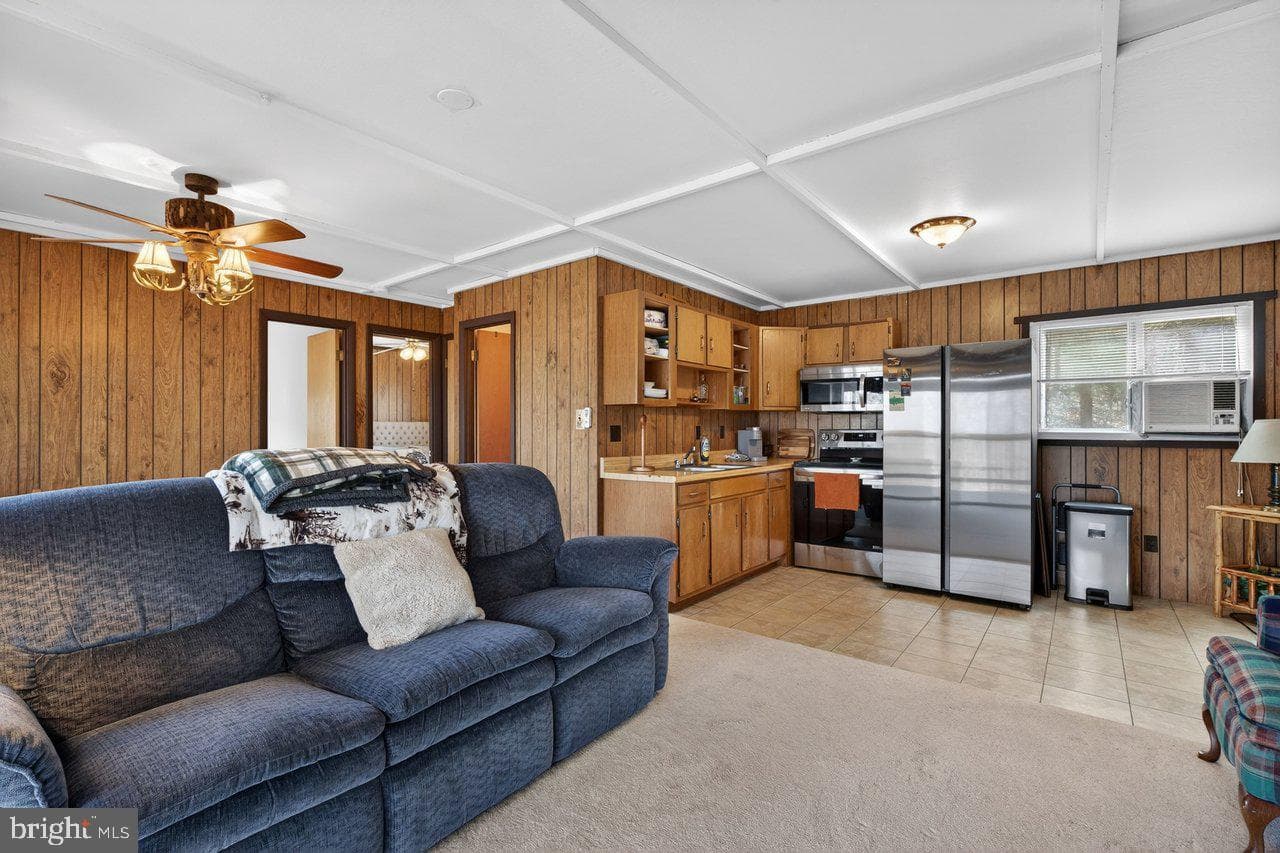 137 Sandstone Lane photo 10