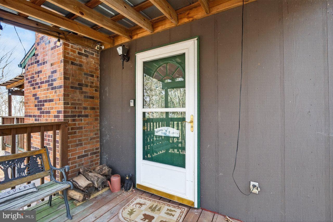 137 Sandstone Lane photo 4