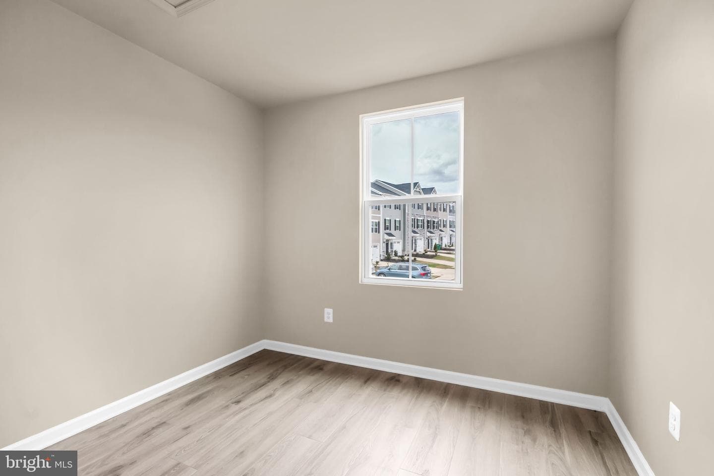 307 Williams Street photo 28