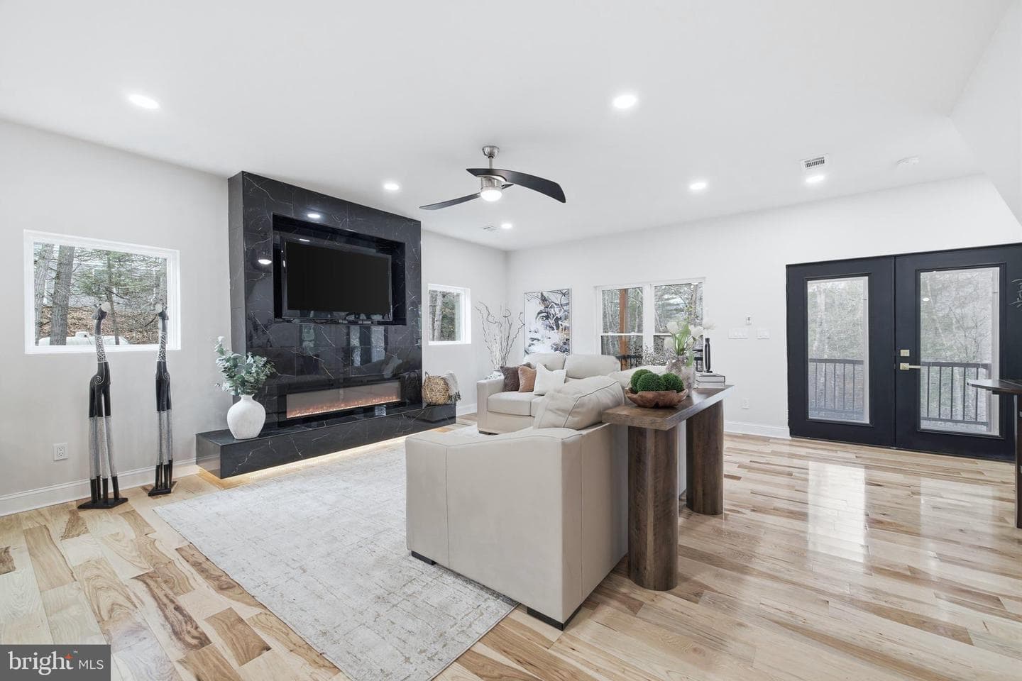 1034 Greenview photo 18