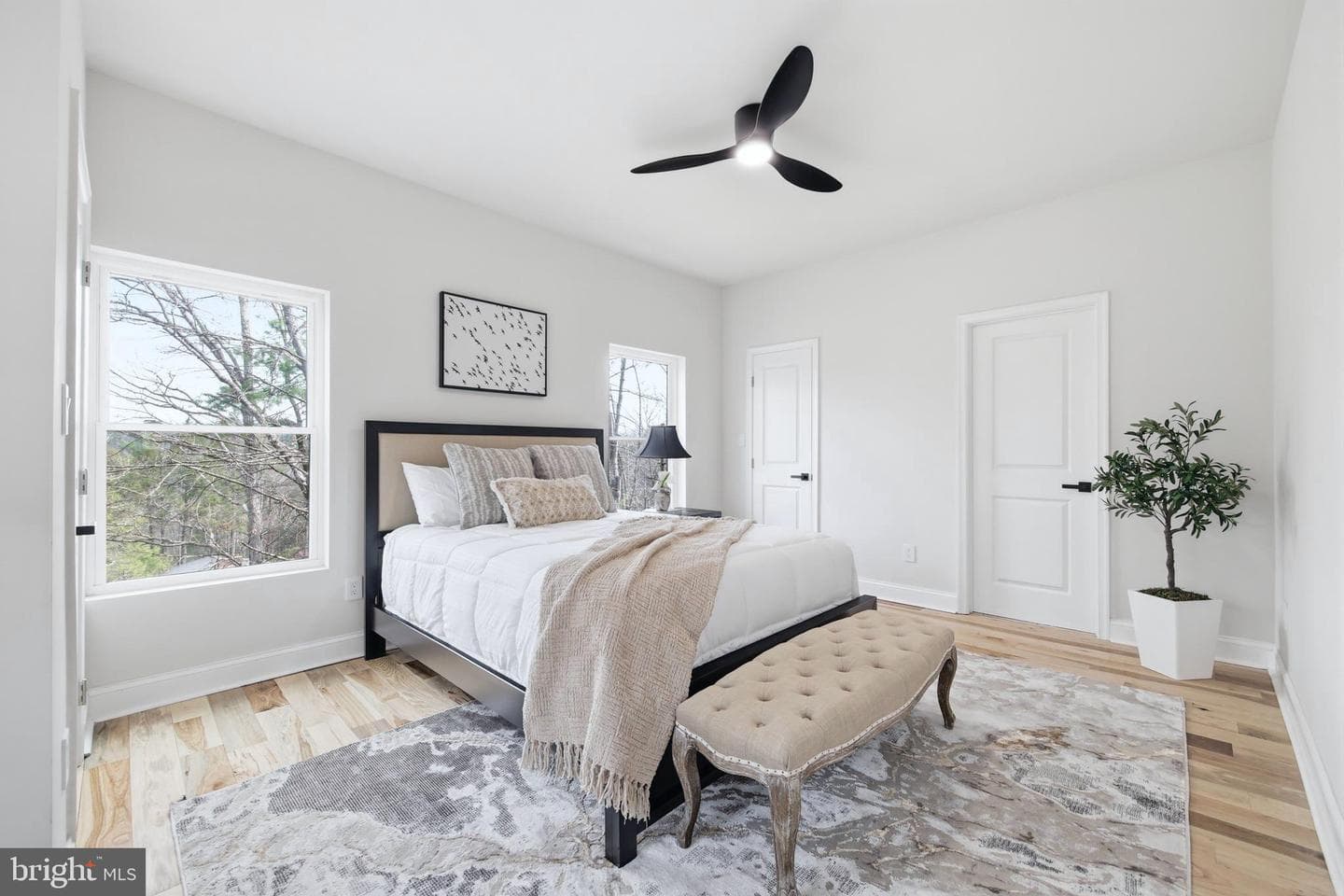 1034 Greenview photo 32