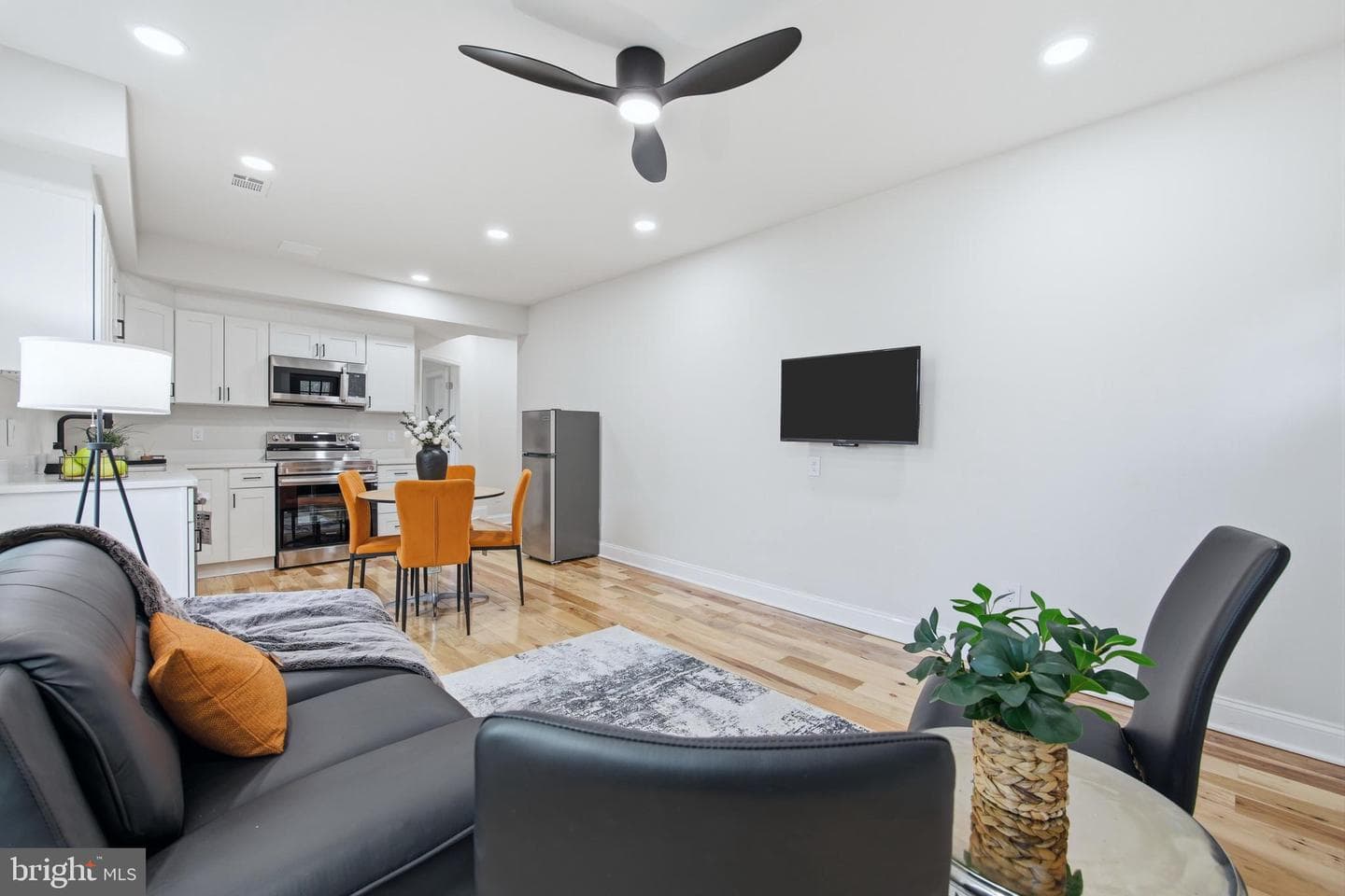1034 Greenview photo 48