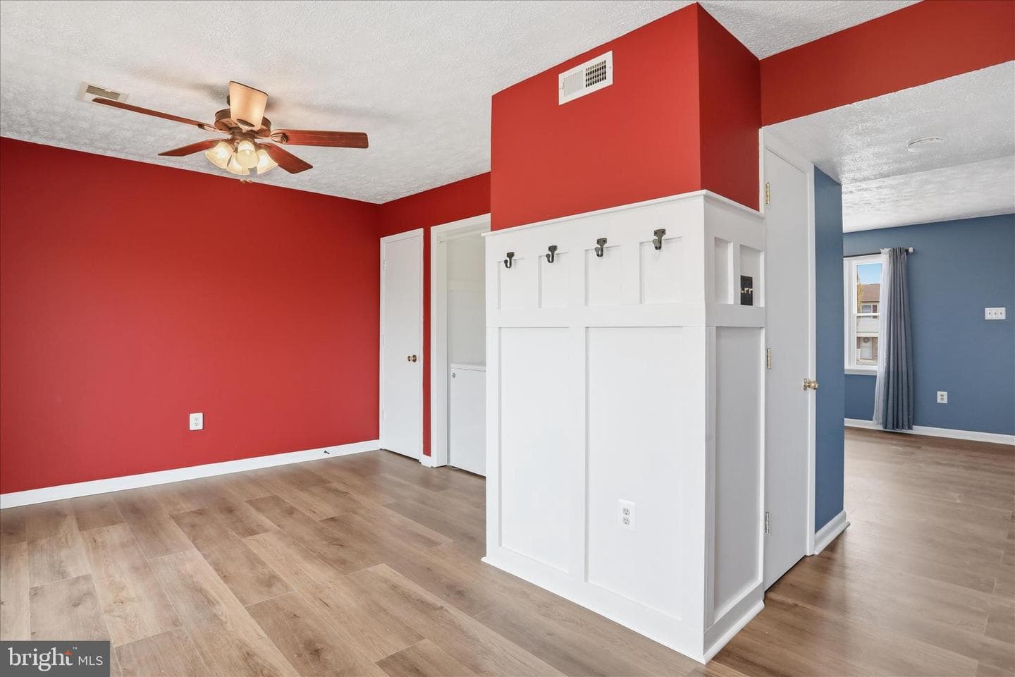 906 Hilltop Drive photo 10