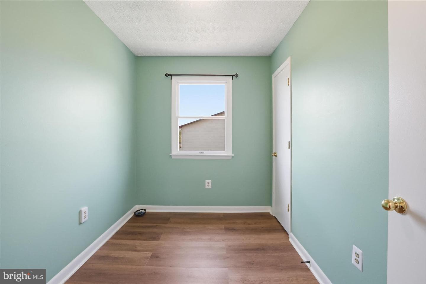 906 Hilltop Drive photo 18