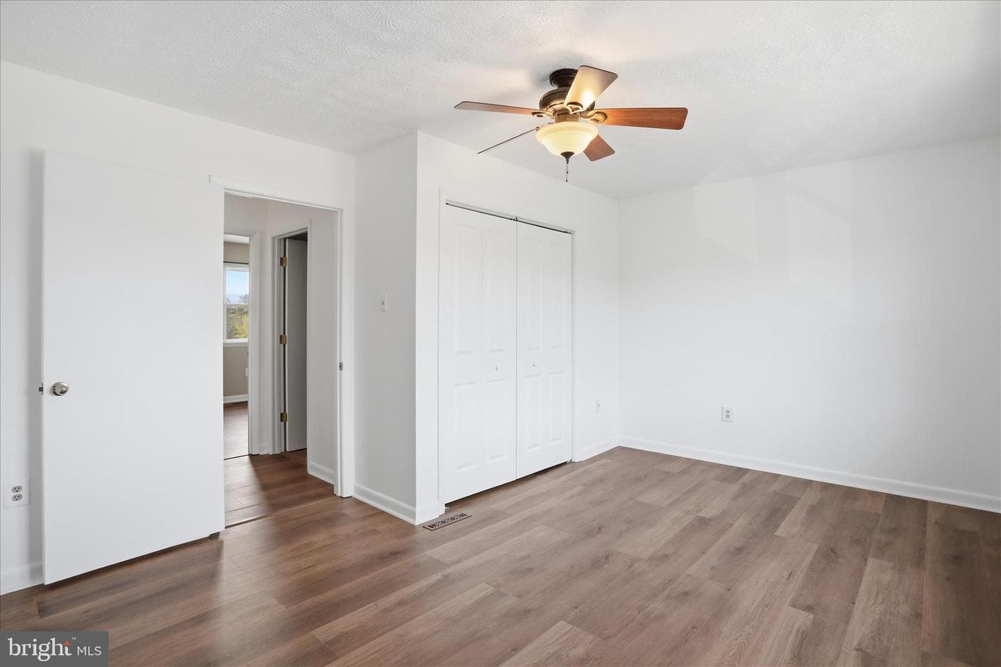 906 Hilltop Drive photo 19
