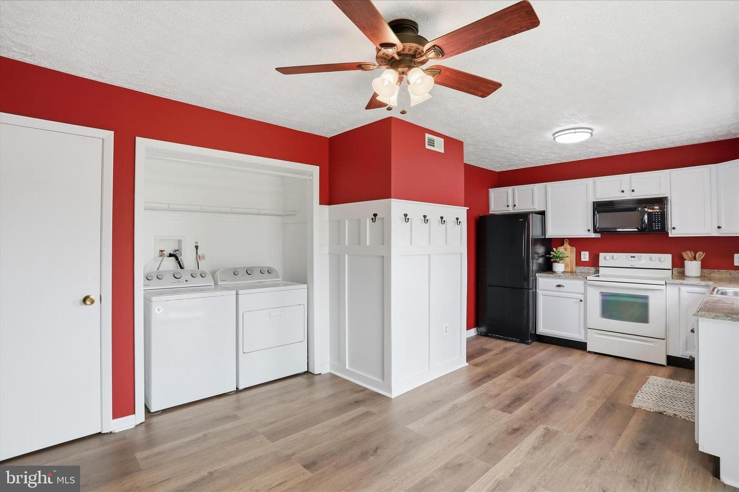 906 Hilltop Drive photo 8