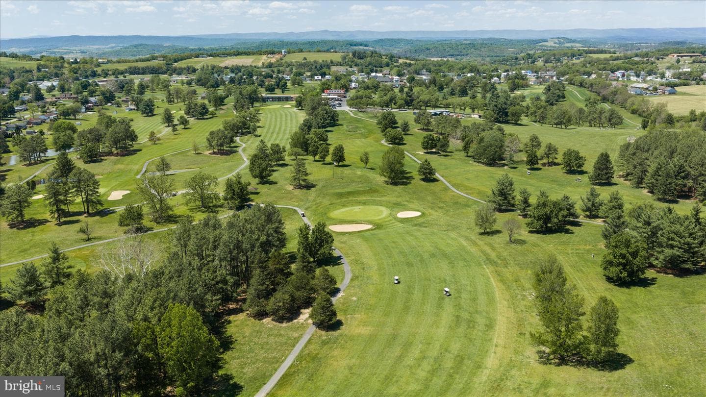 139 Tee Court photo 75