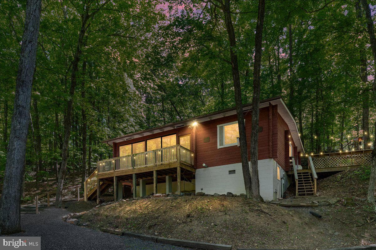 513 Straton, Basye