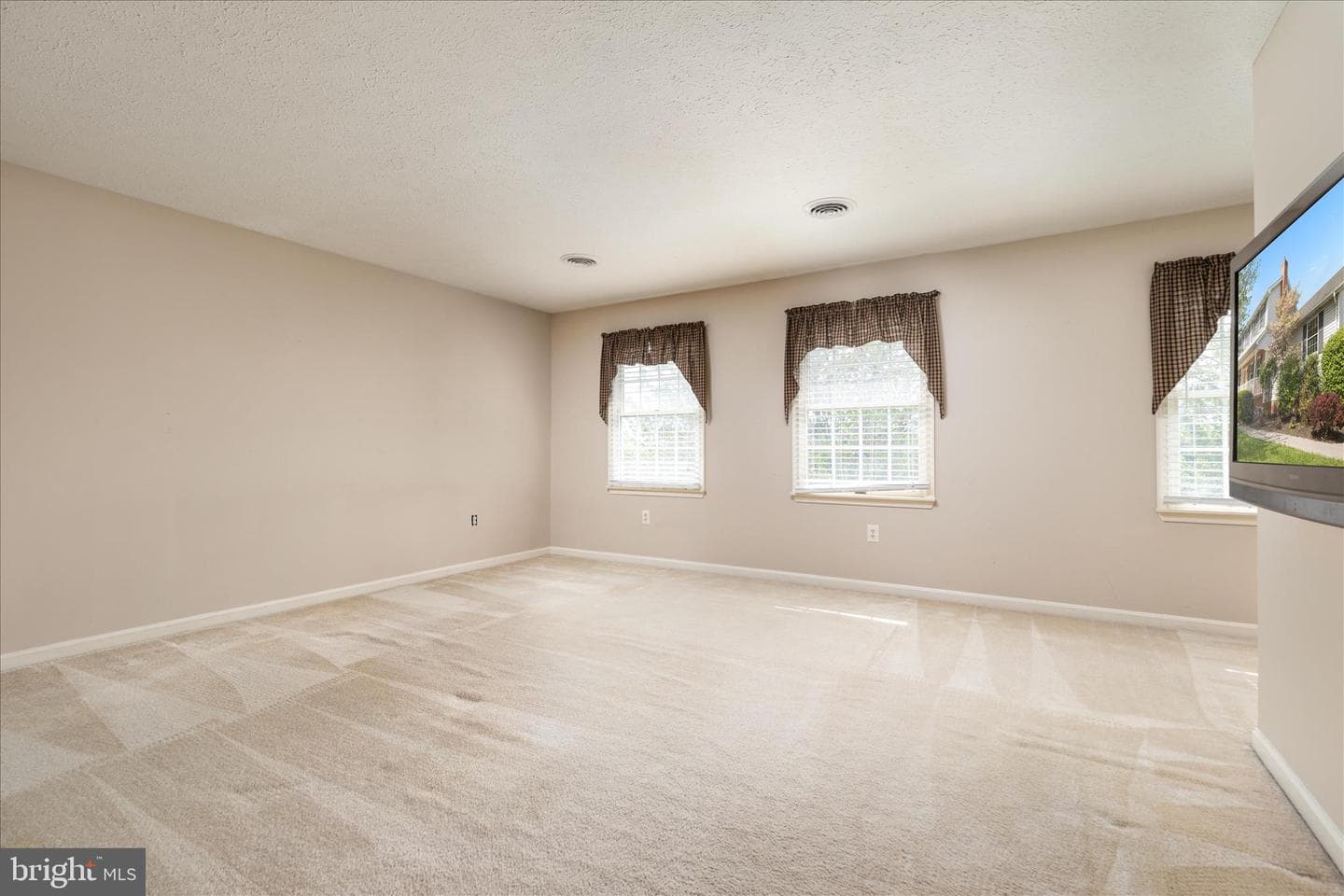 590 Fulton Drive photo 20