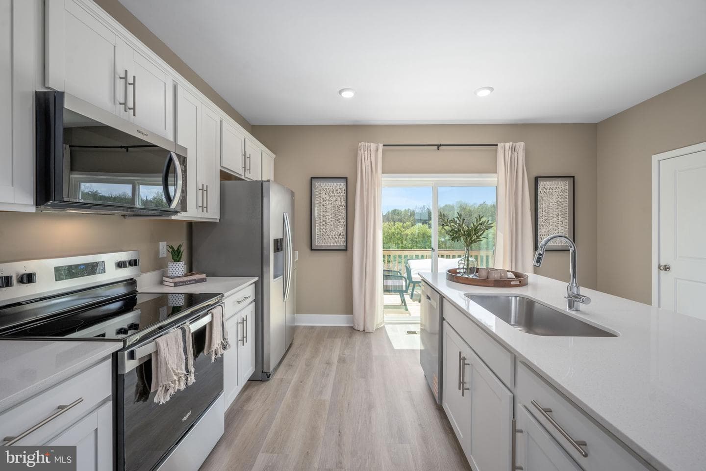 480 Sophie Street photo 16
