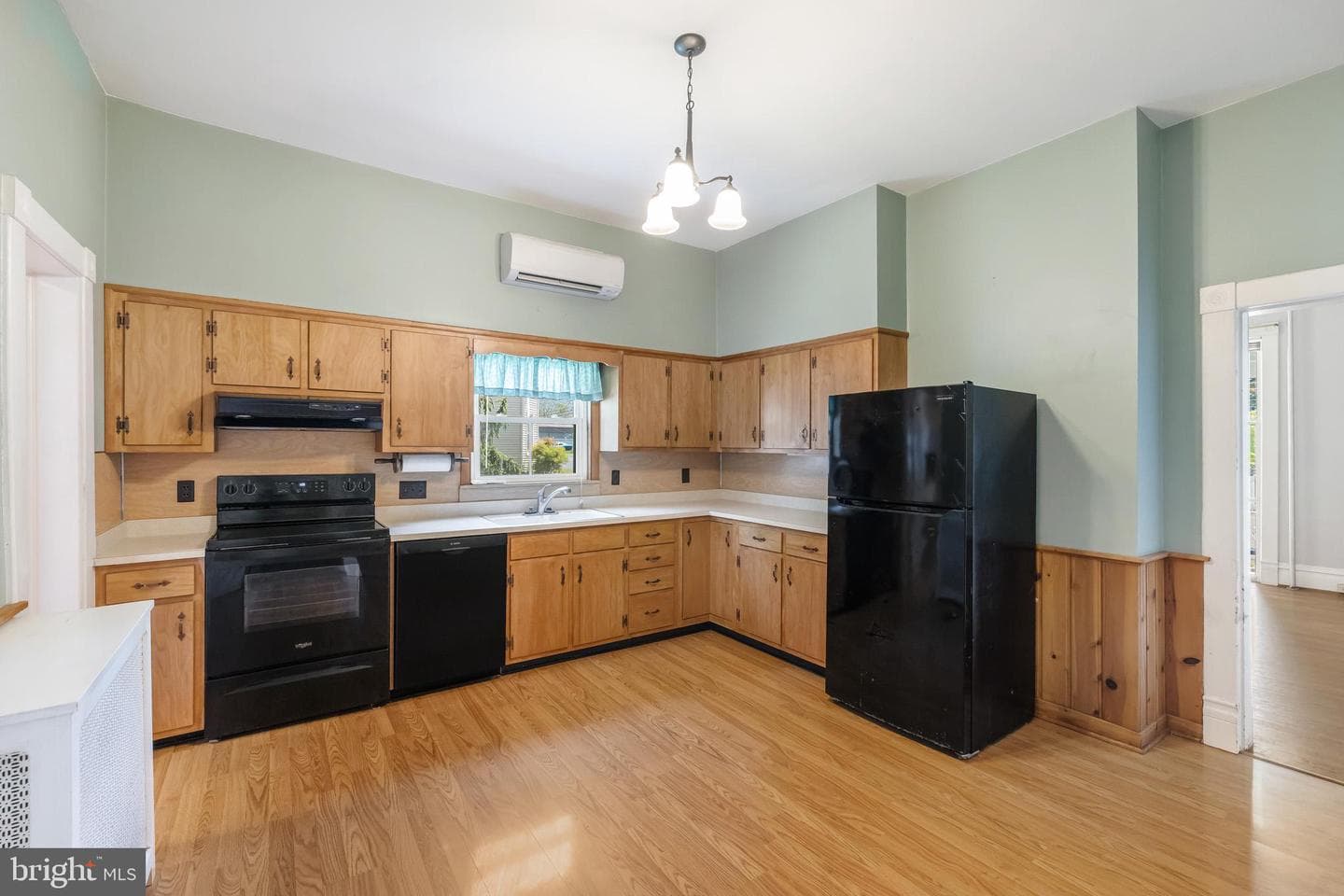 394 W King Street photo 35