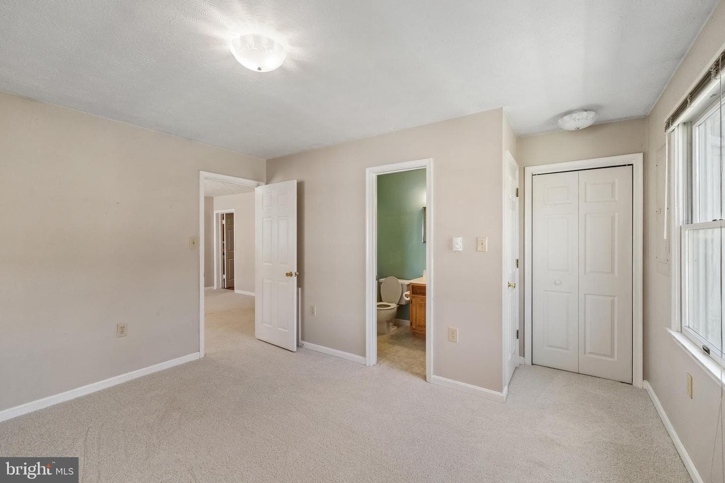 394 W King Street photo 51