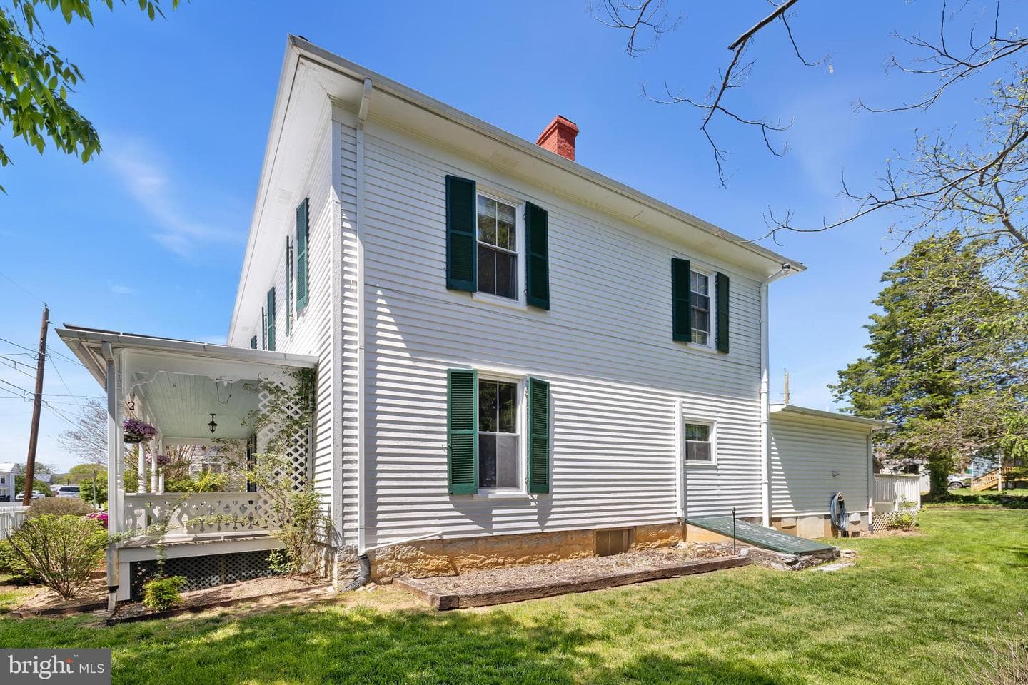 394 W King Street photo 8