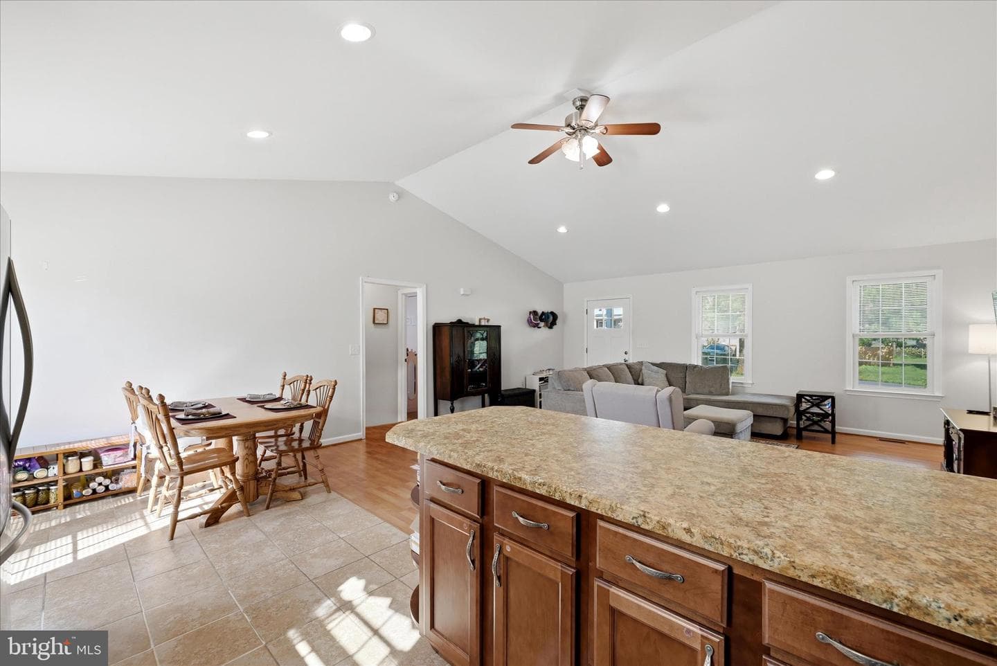 162 S Loudoun Street photo 16
