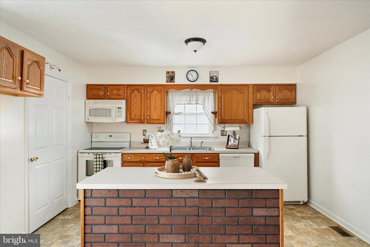 277 Miller Drive photo 4