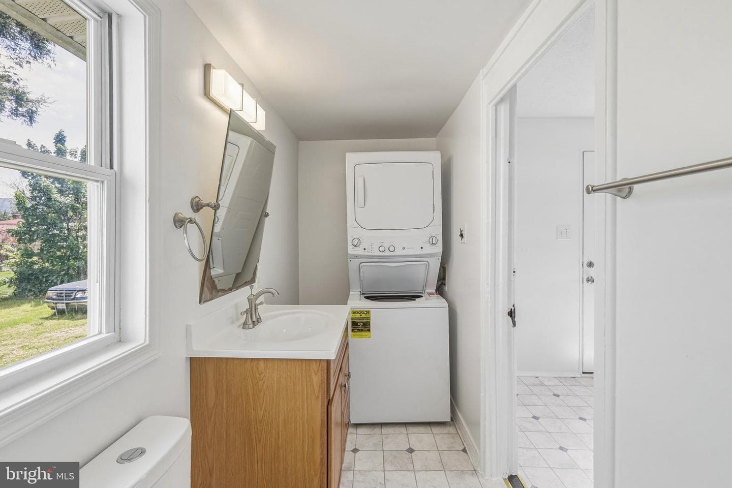223 W High Street photo 23