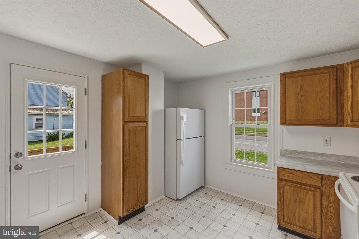 223 W High Street photo 6