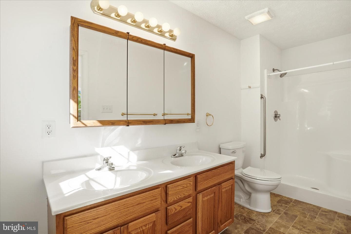 500 Stephenson Court photo 12