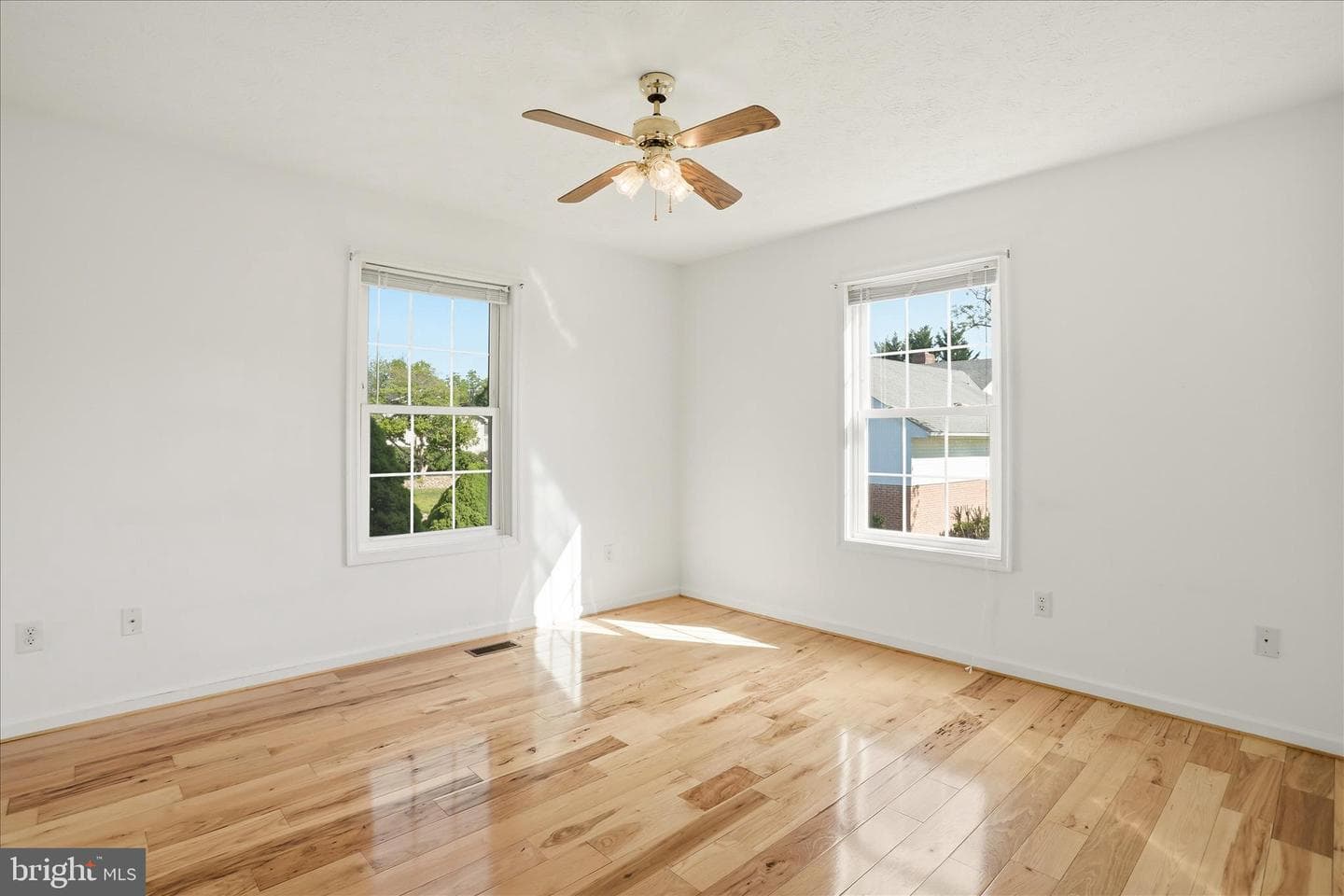 500 Stephenson Court photo 13