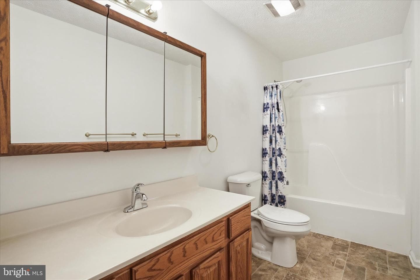500 Stephenson Court photo 15