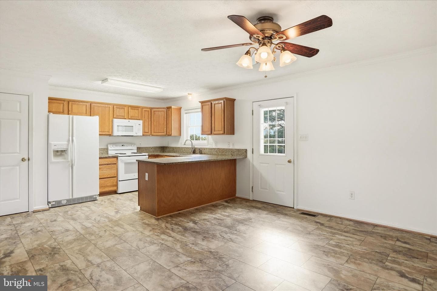 500 Stephenson Court photo 8