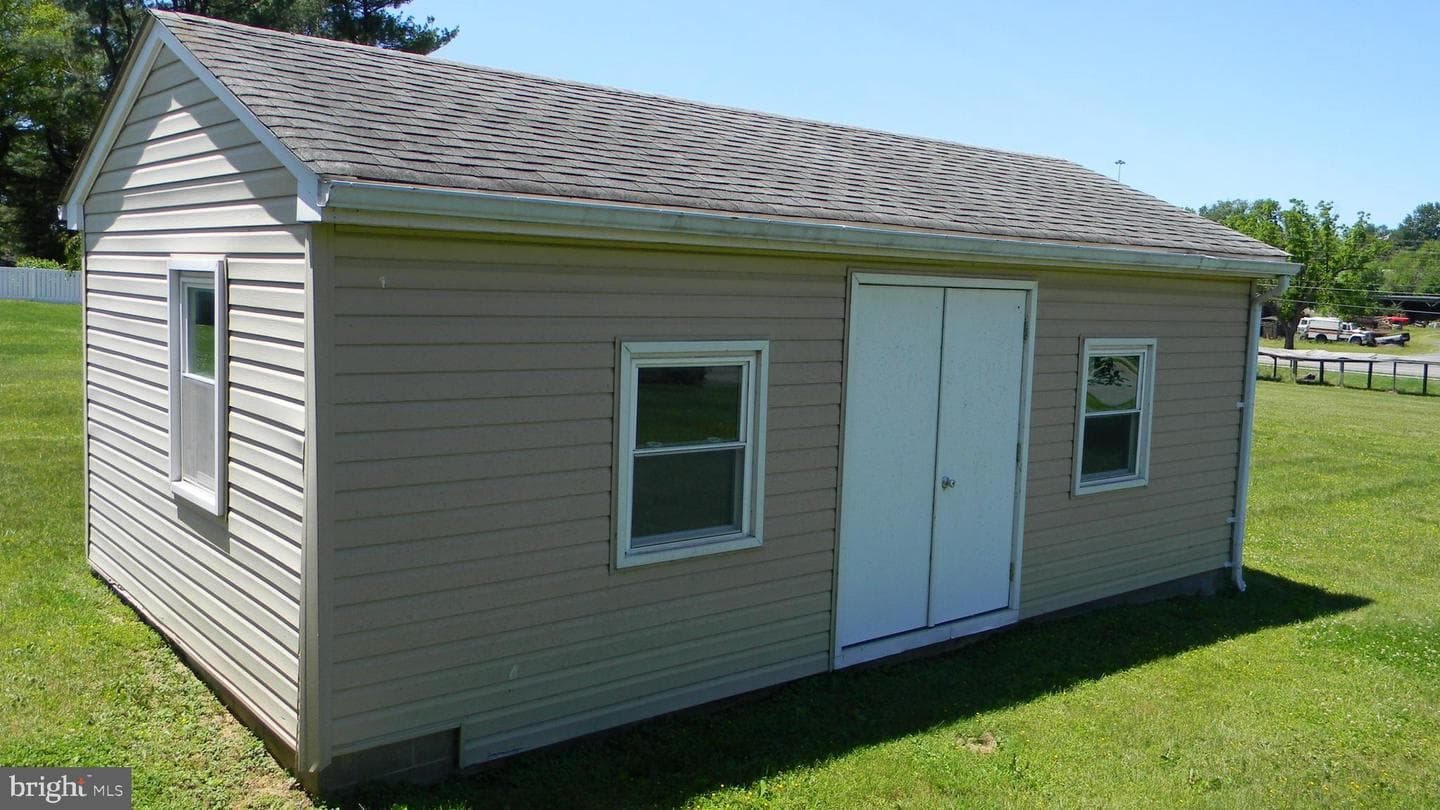 129 Apple Ave photo 12