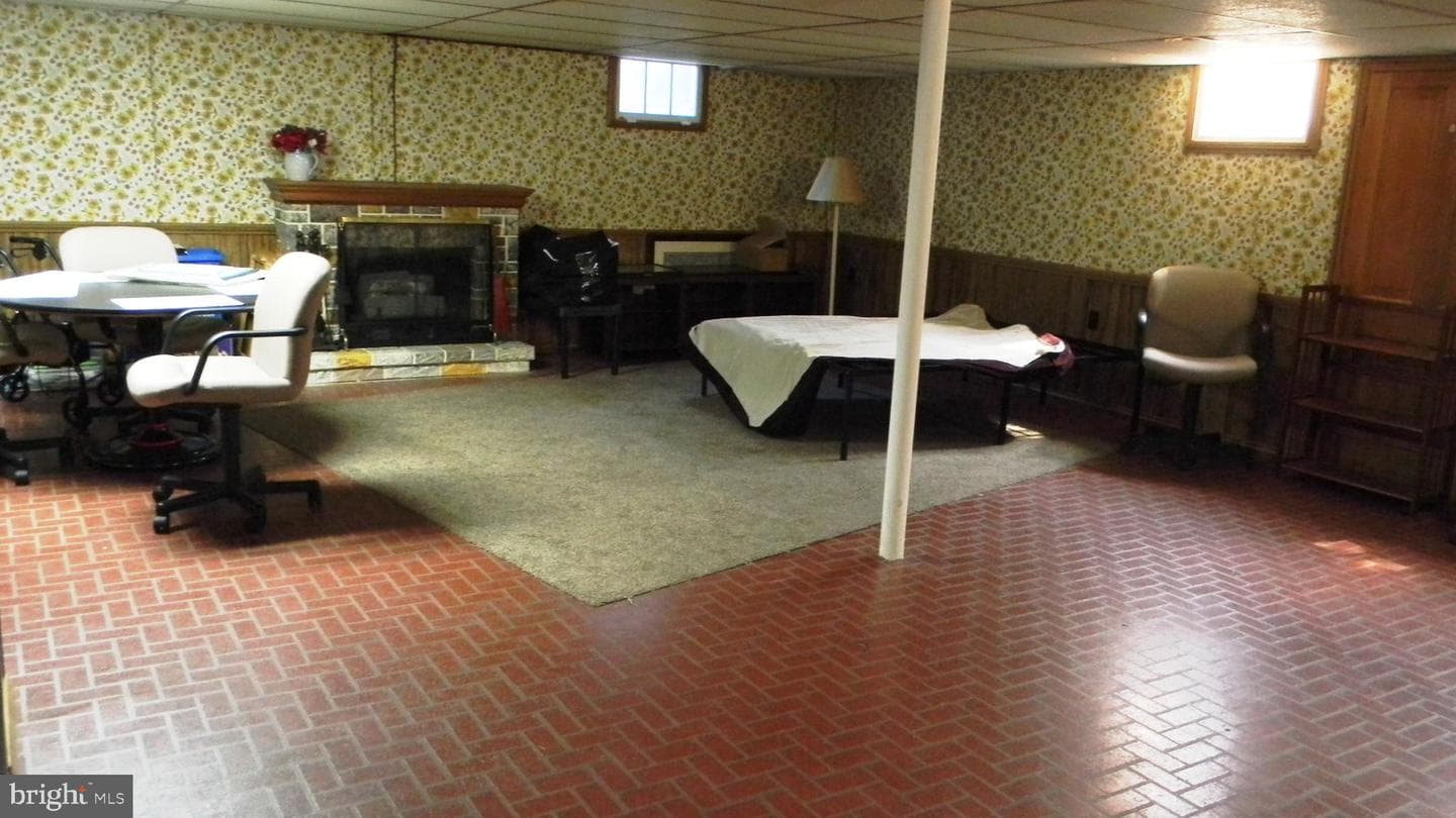129 Apple Ave photo 27