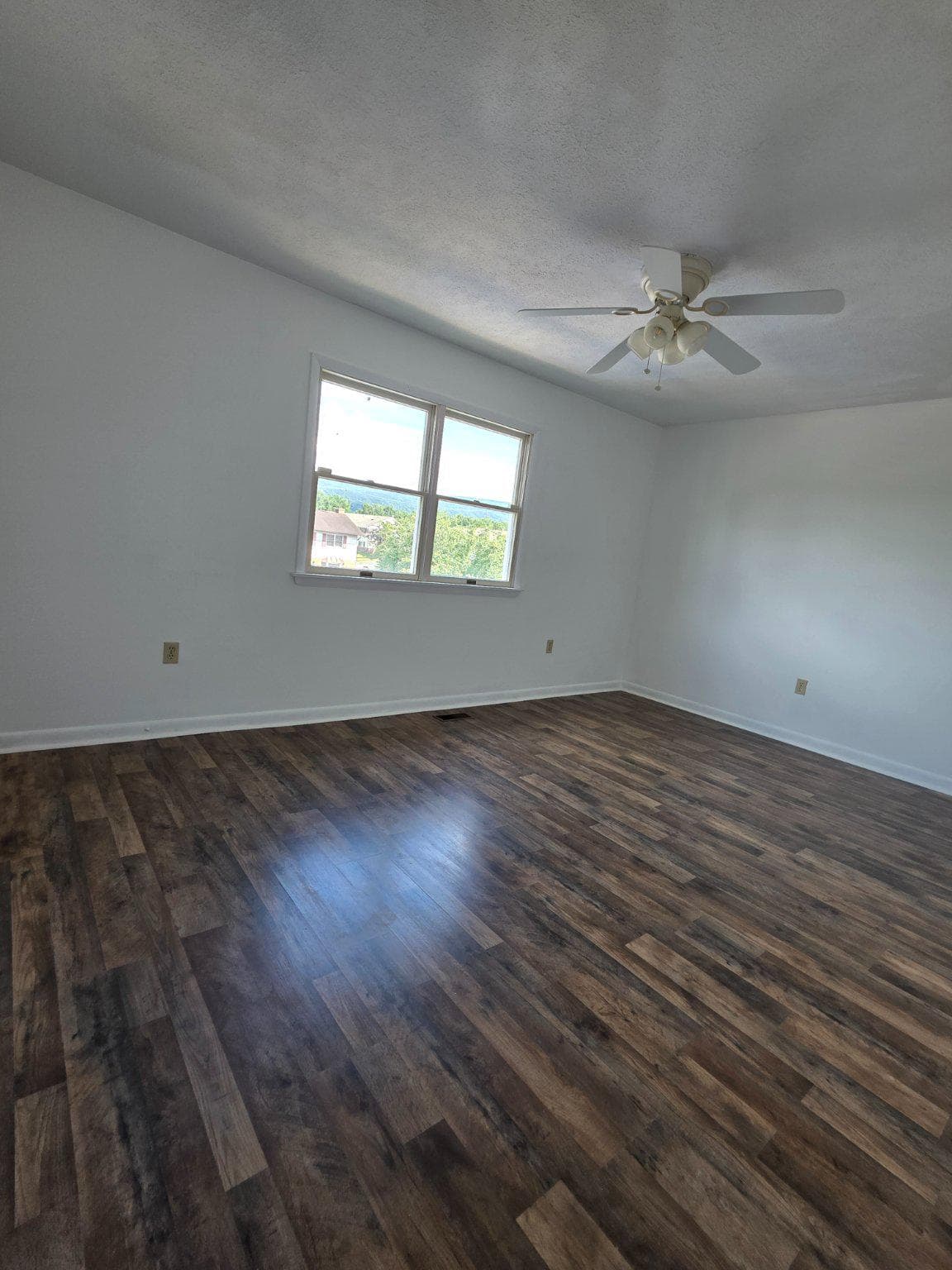 916 Hilltop Drive photo 28