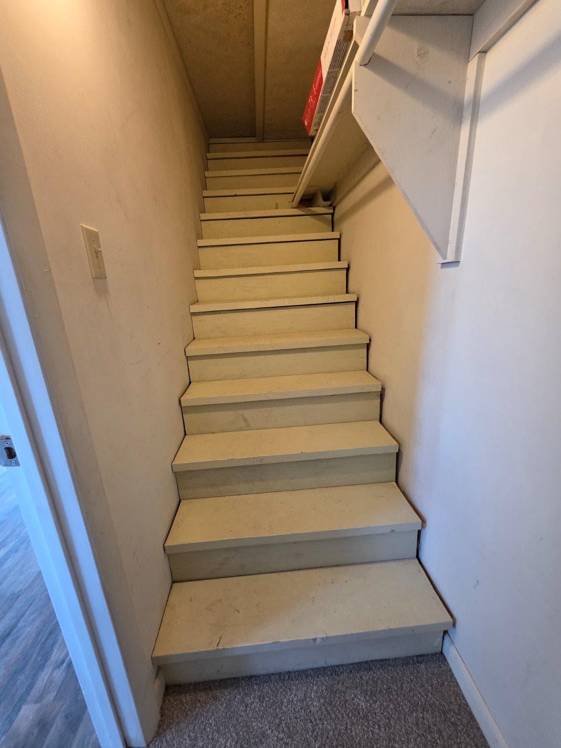916 Hilltop Drive photo 32