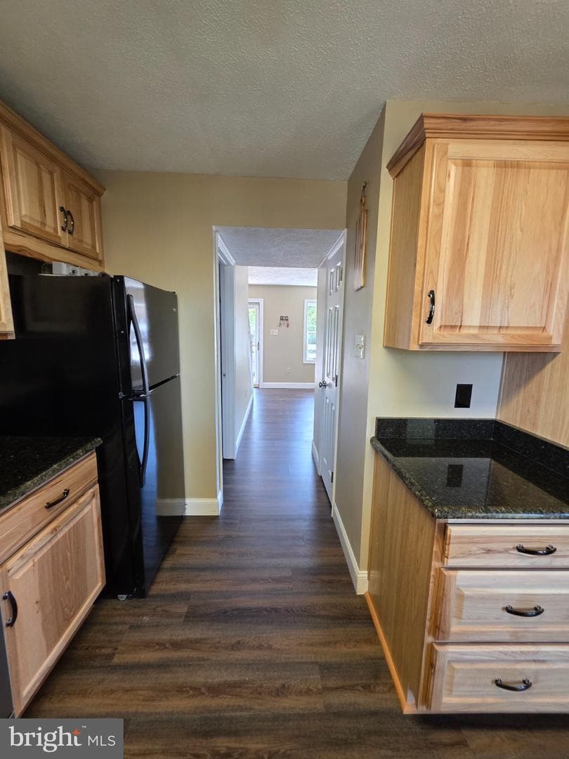 916 Hilltop Drive photo 8