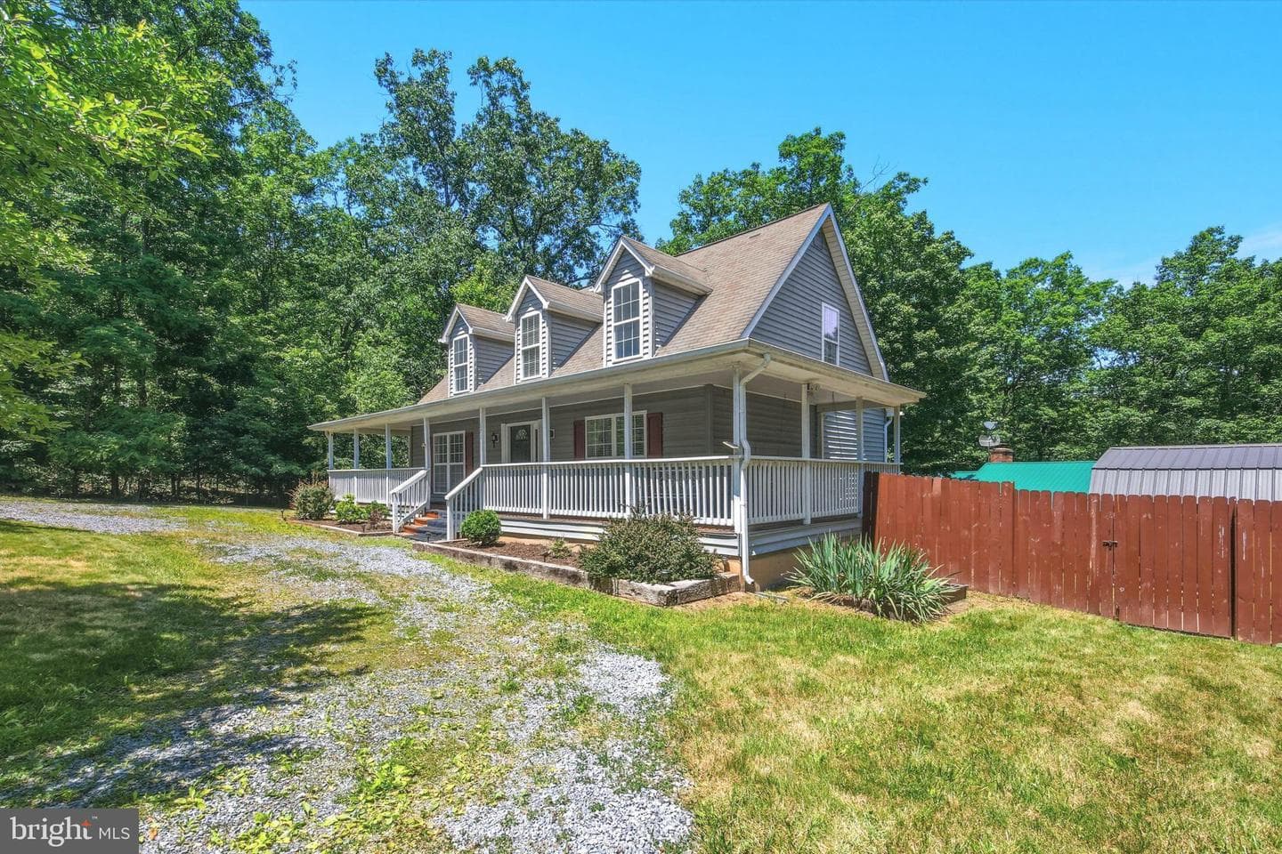 671 Willow Ln photo 3