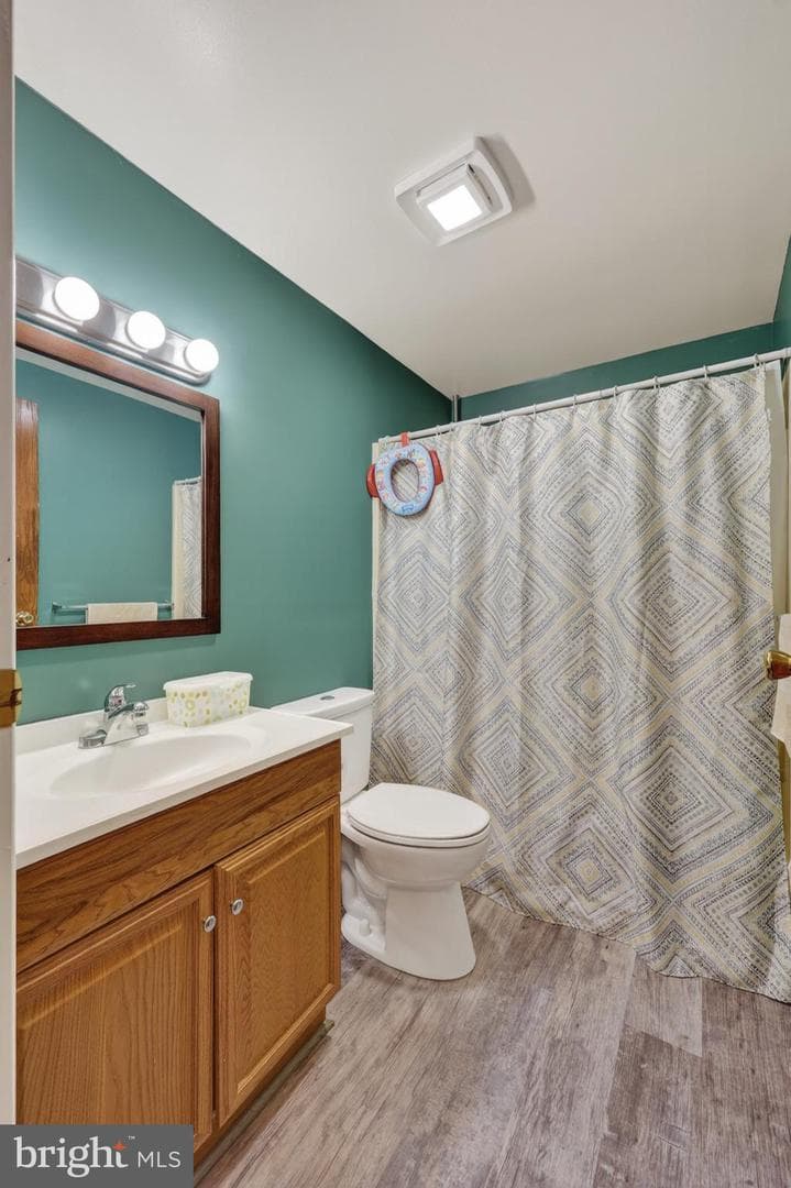5821 Robin Street photo 3