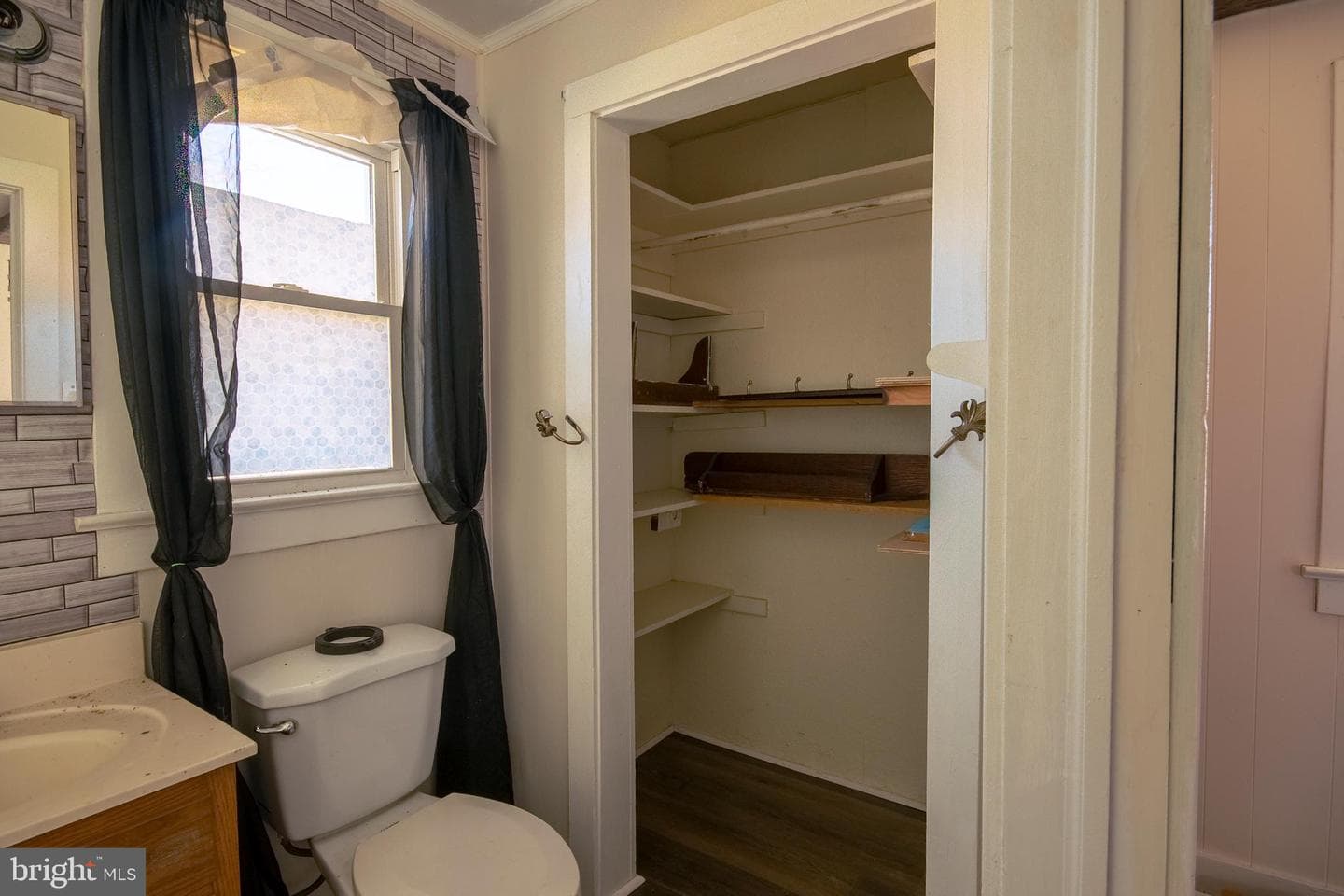 488 Ash Street photo 7