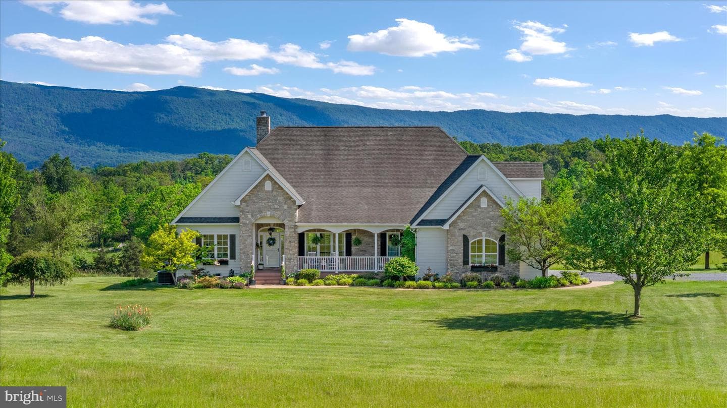 496 Clary Rd, Strasburg
