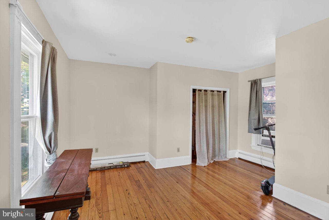 420 W Spring Street photo 32