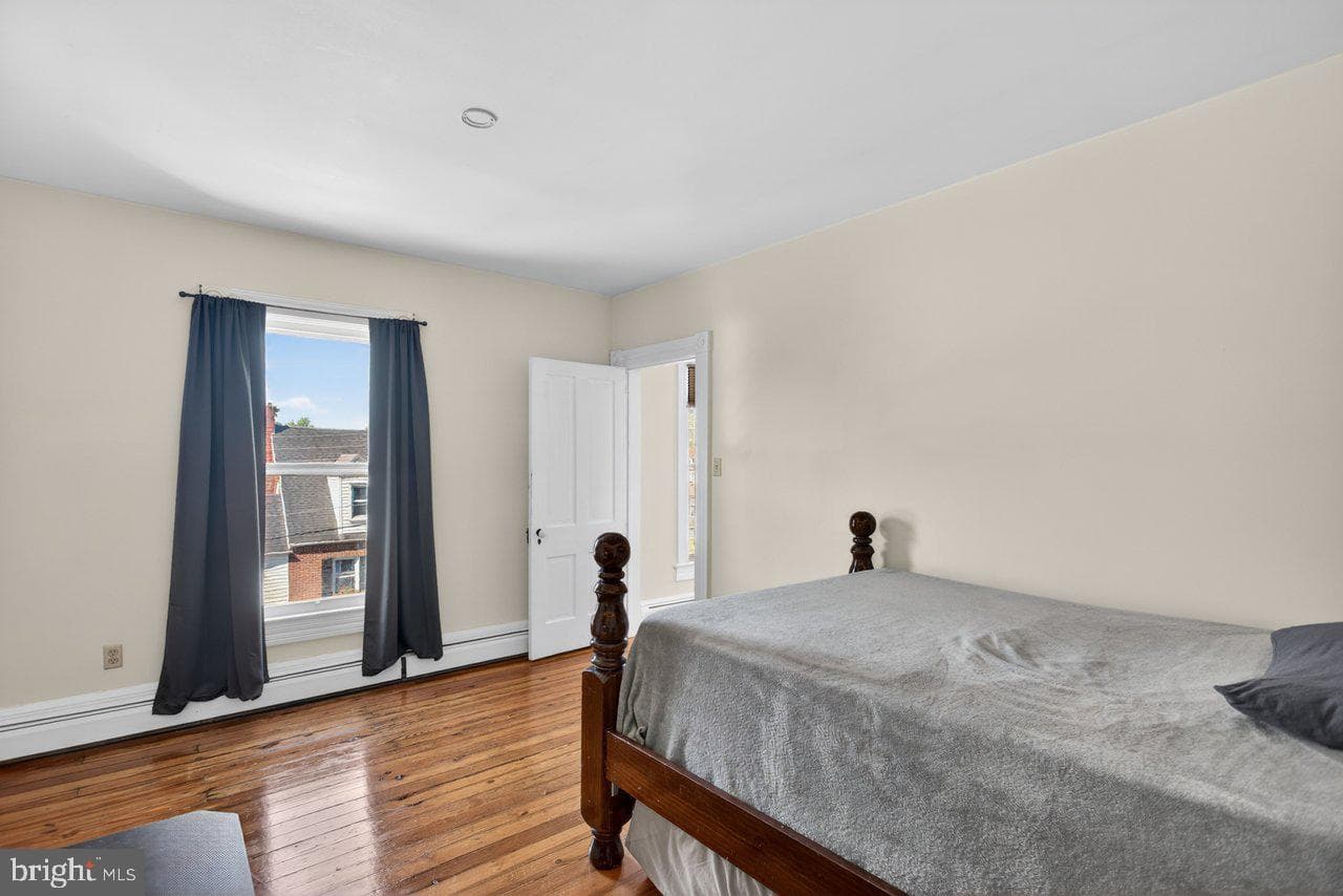 420 W Spring Street photo 36