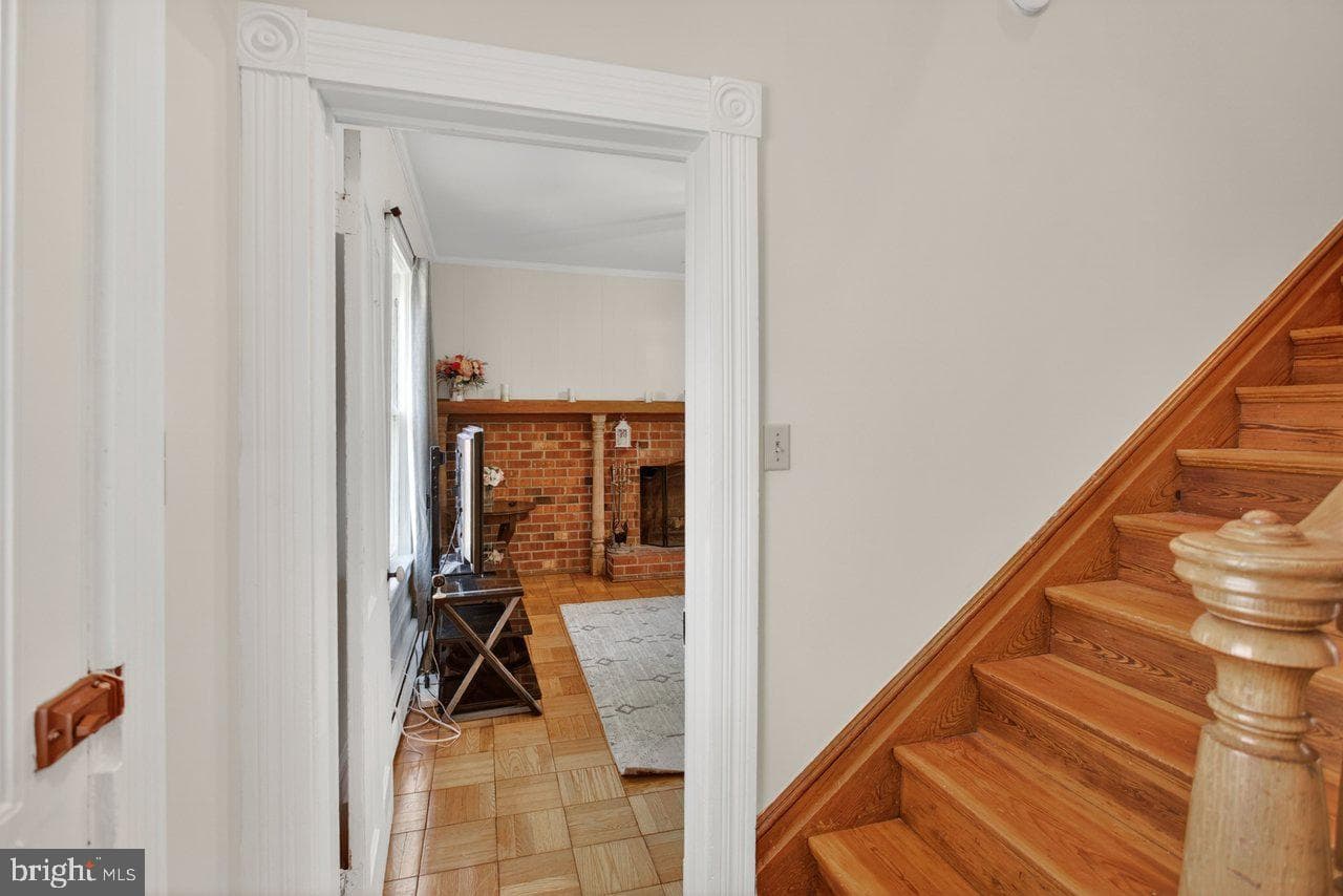 420 W Spring Street photo 6