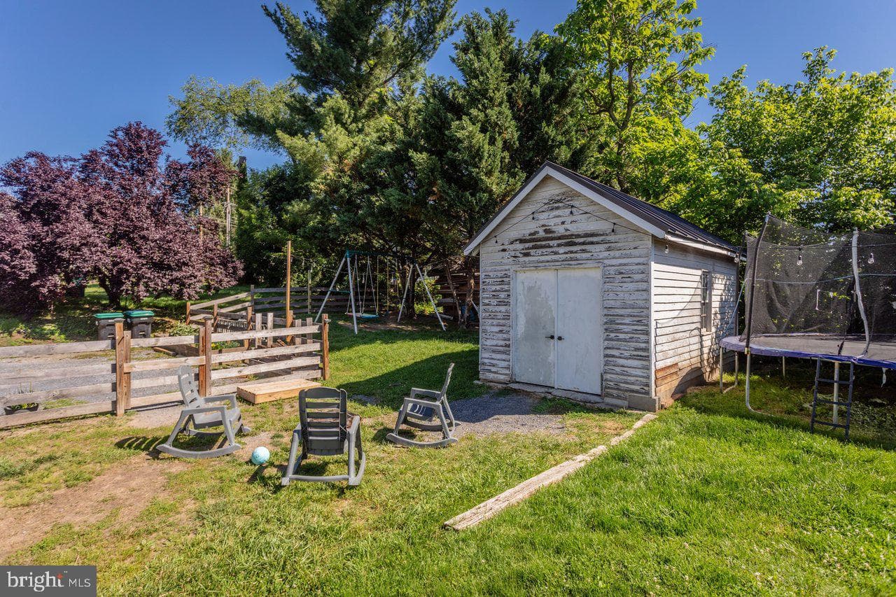 420 W Spring Street photo 62