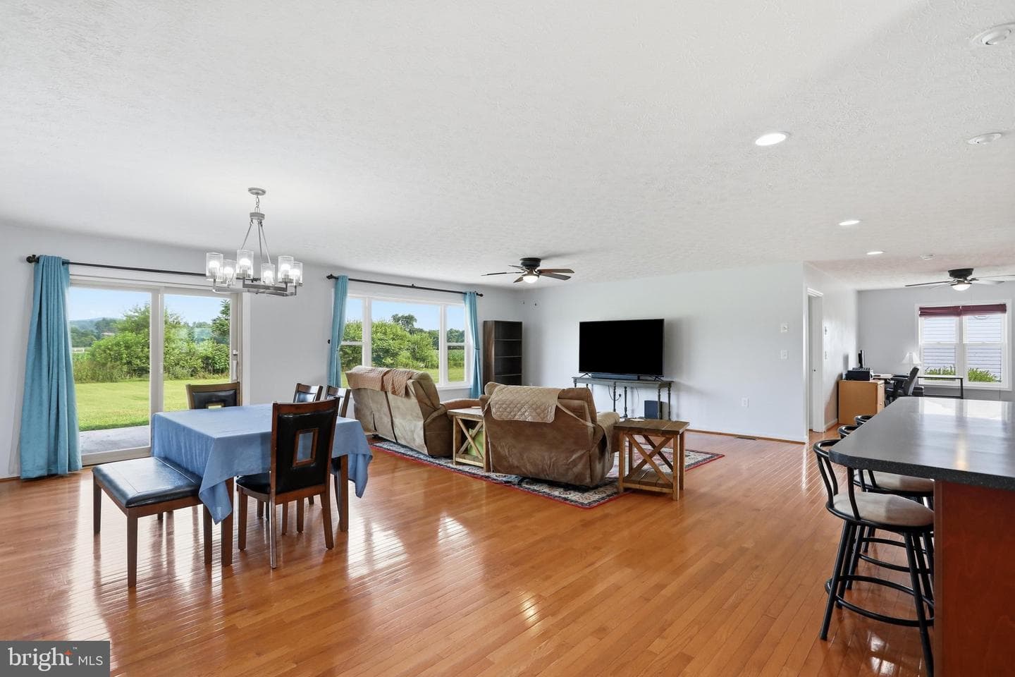 110 Summers Lane photo 7