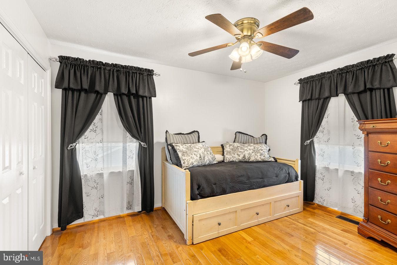 422 W Court Street photo 23