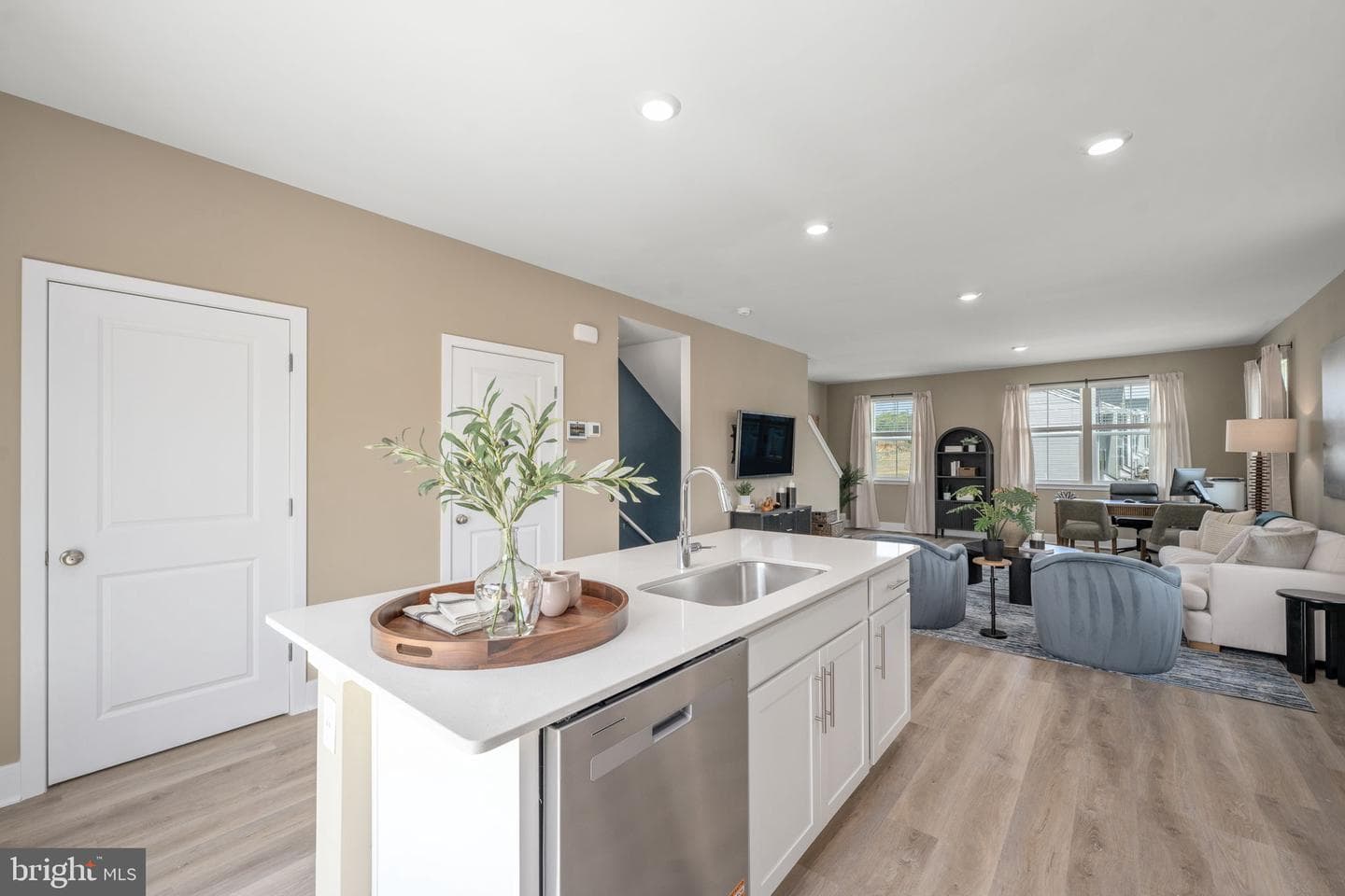450 Sophie Street photo 18