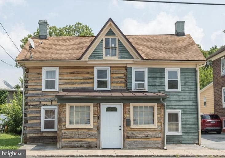 131 S Massanutten St, Strasburg
