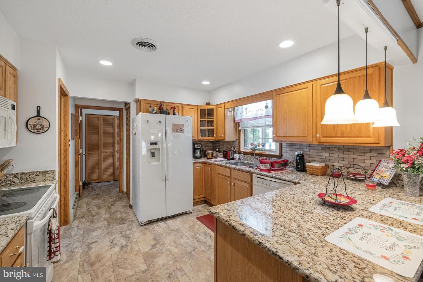 908 Jonathan Street photo 32