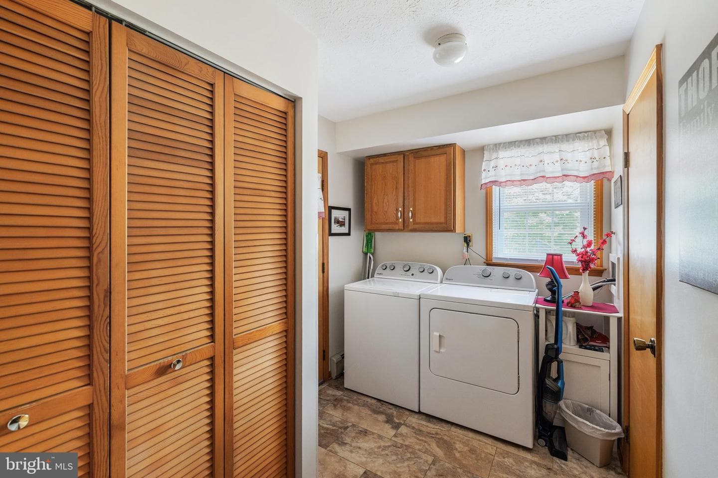 908 Jonathan Street photo 56
