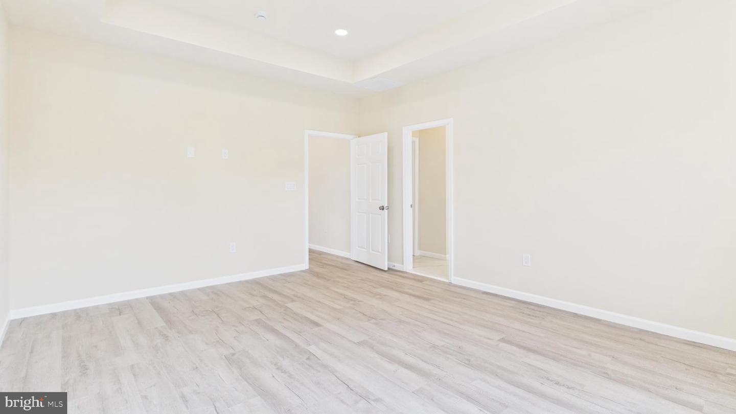 211 211 Princess Caroline Court photo 51