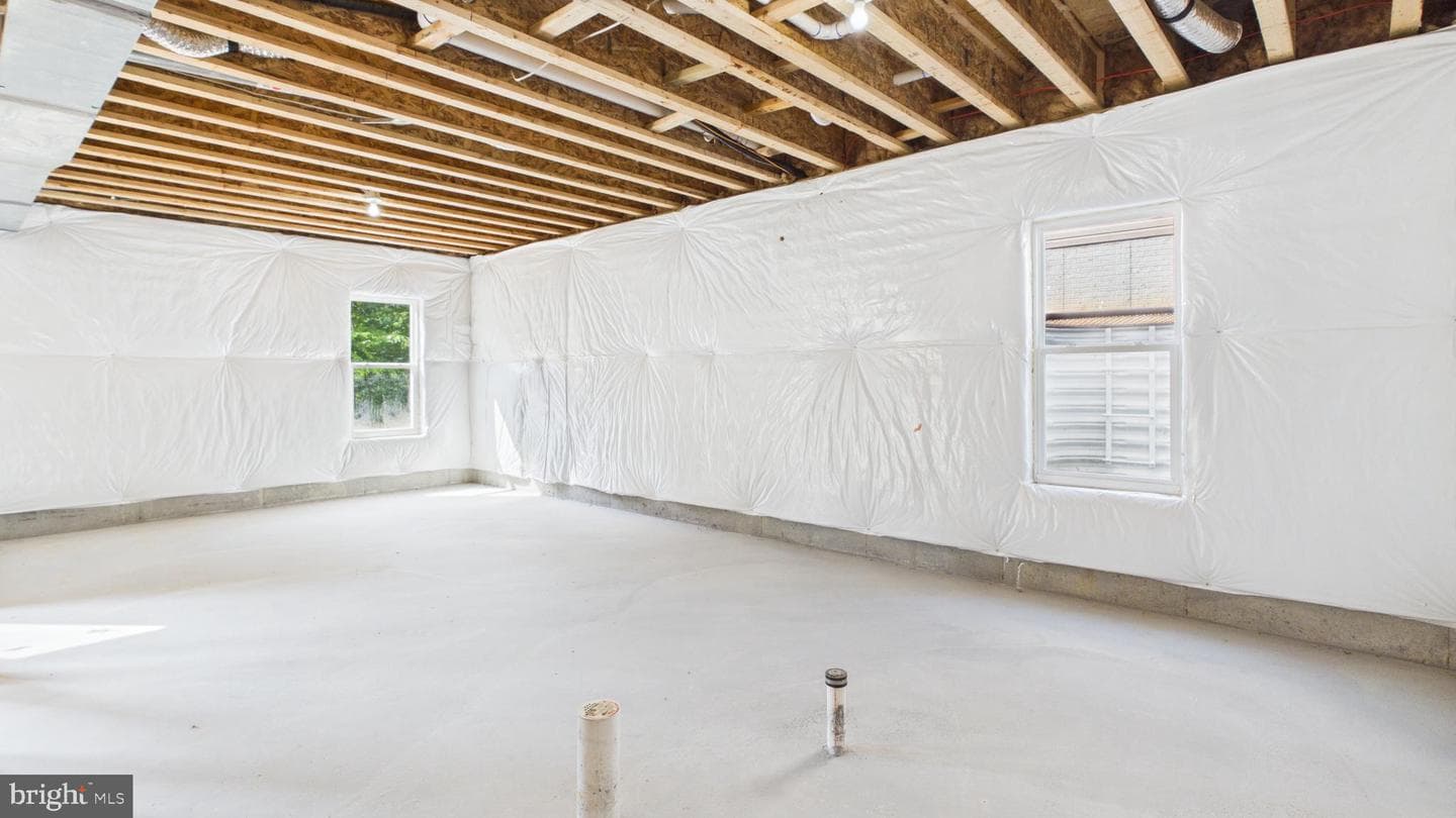 211 211 Princess Caroline Court photo 64
